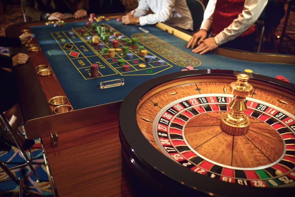 Casino igre - popularne igre za stolom i slot igre